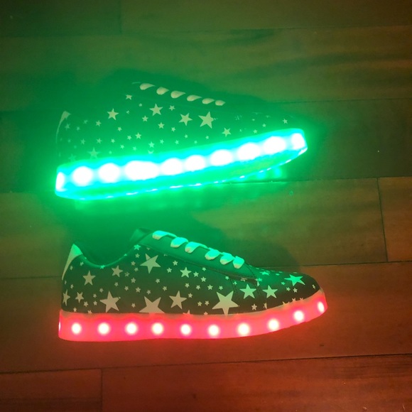 SALE!!! Black & white star sneakers - Picture 6 of 7